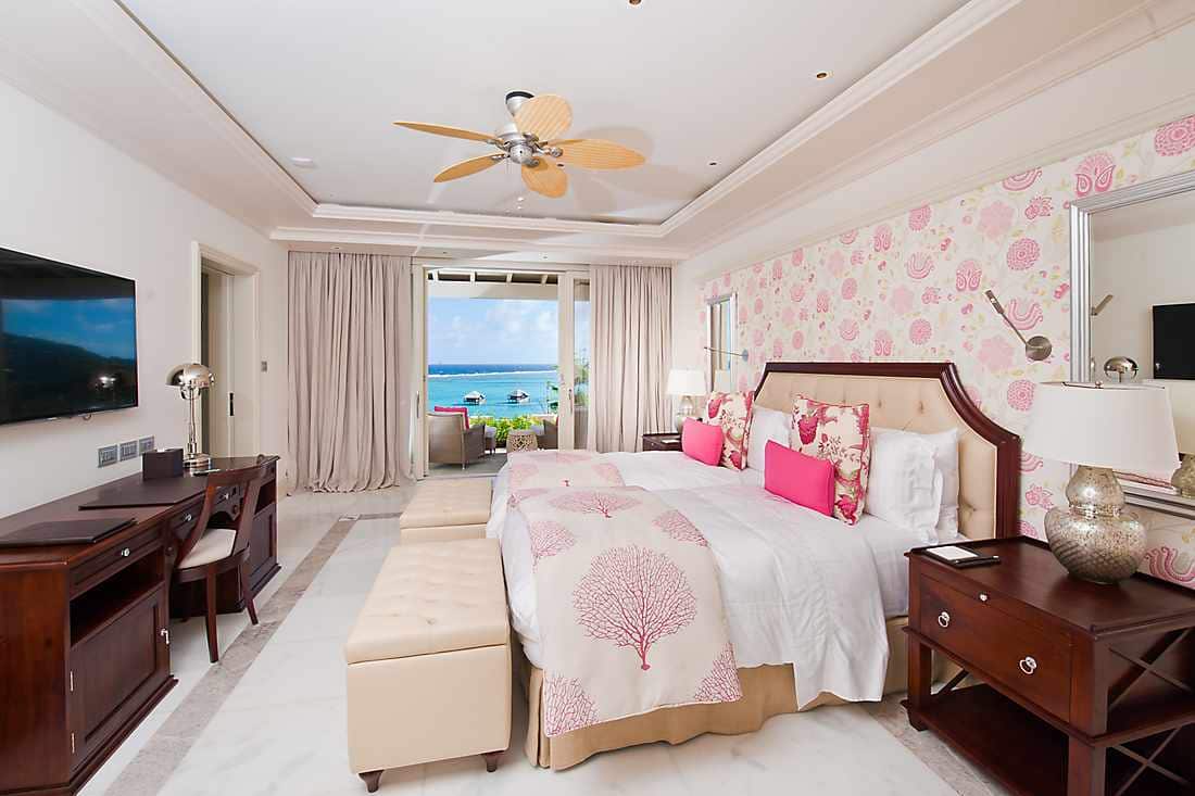 Lagoon Villa bedroom 